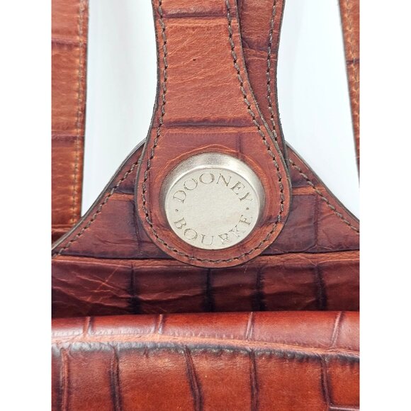 Vintage Dooney & Bourke Women's Brown Croc Embossed Leather Backpack Sz M 2560 - Picture 2 of 16